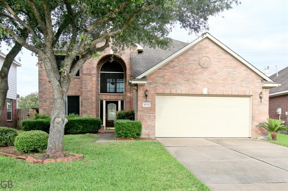 6 homes under contract: Learn more about this month’s featured neighborhood