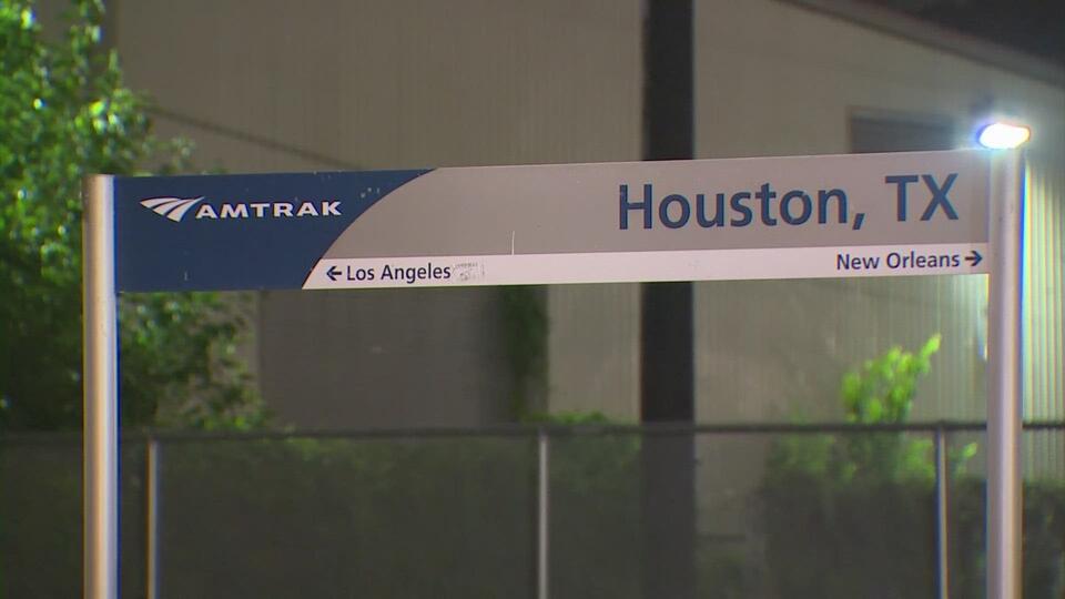Runaway Sugar Land teen rescued minutes before boarding train bound for LA