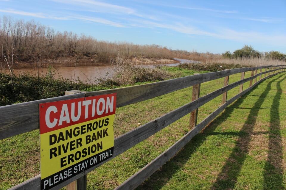 Eyeing erosion: Brazos River projects gain state, federal funding
