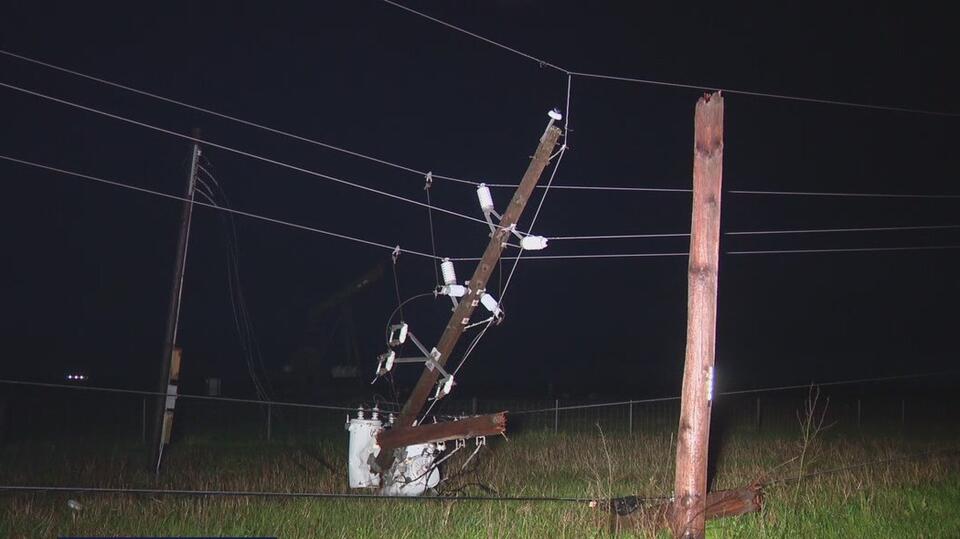 Weather causes damage in Needville community